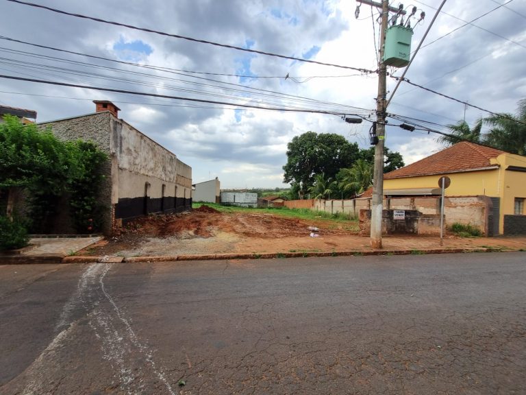 terreno no centro Itapuí