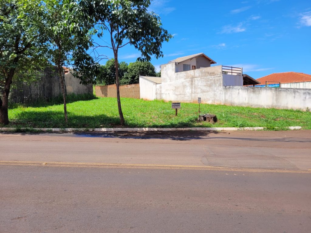 Um excelente terreno com ótima topografia de esquina com a Jorge Chamas e Avenida Brasil na prainha de Itapui SP