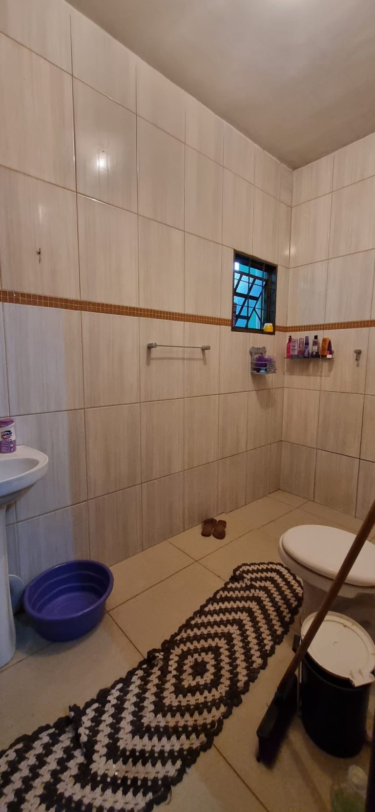 casa-com-3-dorms-no-maria-rosaria-17