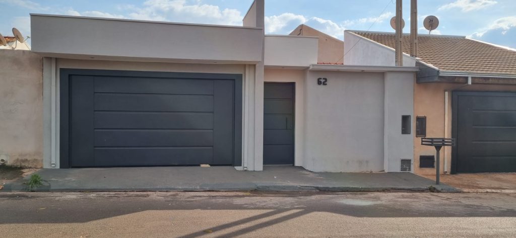 Encantadora Casa Térrea no Bairro Altos do Tietê em Itapuí/SP