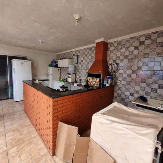 Casa com 2 Imóveis e 192 m² Construídos no Centro | Itapuí/SP