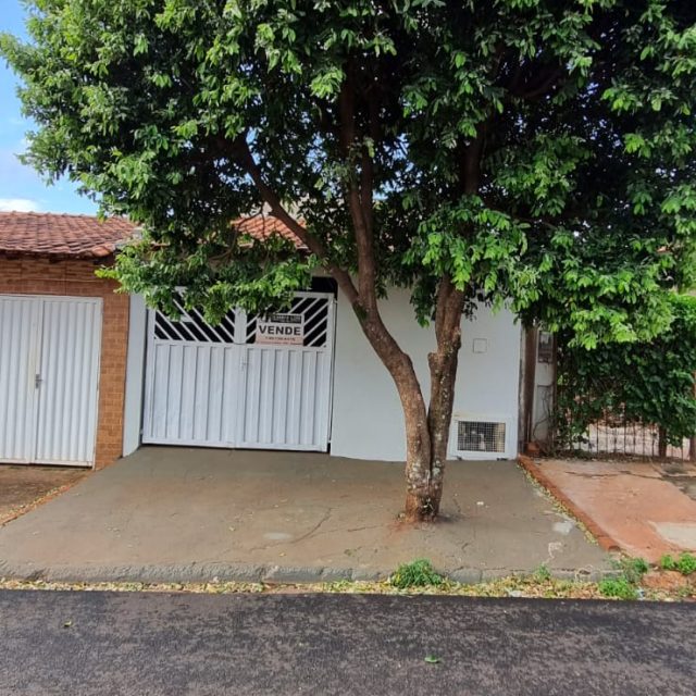 Casa próxima da Avícola Santa Cecília